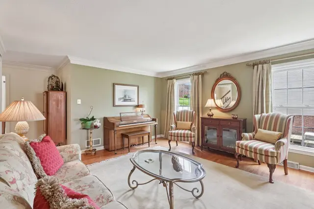 2519 Lindenwood DRIVE gallery image 4