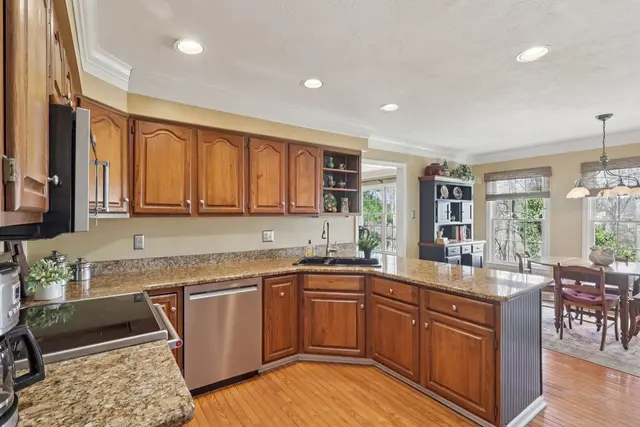 2519 Lindenwood DRIVE gallery image 12