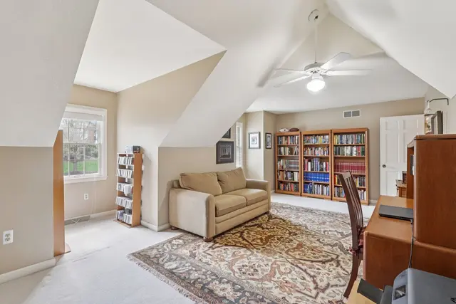 2519 Lindenwood DRIVE gallery image 25