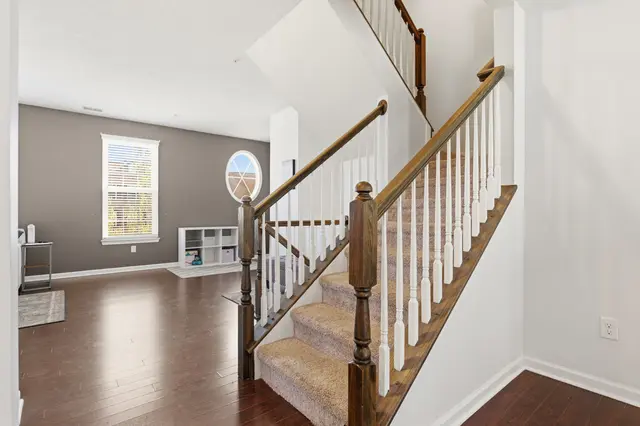252 Broadstone DRIVE gallery image 10