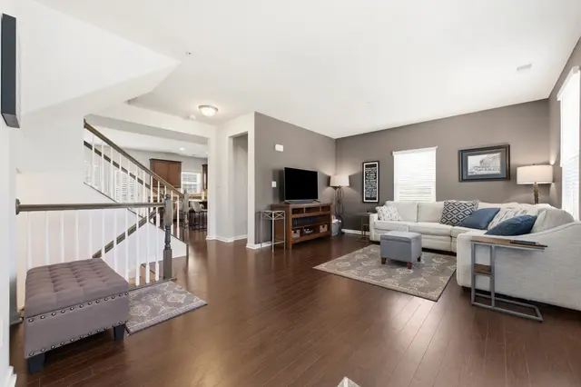 252 Broadstone DRIVE gallery image 12