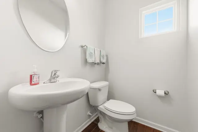 252 Broadstone DRIVE gallery image 14