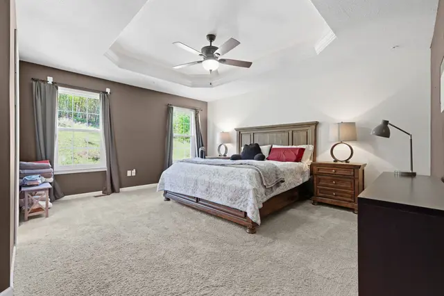 252 Broadstone DRIVE gallery image 18