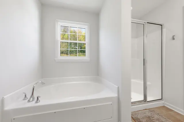 252 Broadstone DRIVE gallery image 30