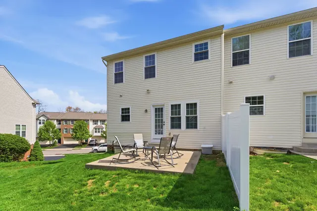 252 Broadstone DRIVE gallery image 31