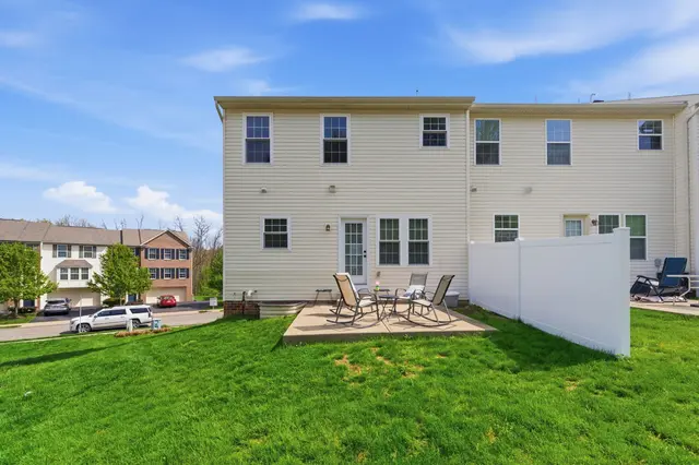 252 Broadstone DRIVE gallery image 32