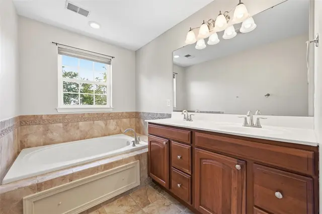 252 Corey Dr gallery image 8