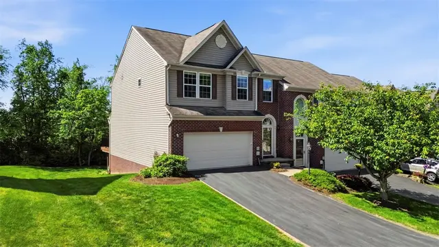 252 Corey Dr gallery image 9