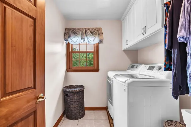 252 Elmhurst Cir gallery image 2