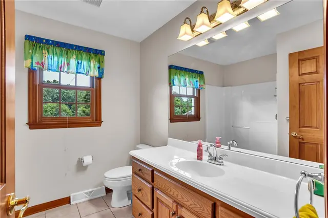 252 Elmhurst Cir gallery image 11