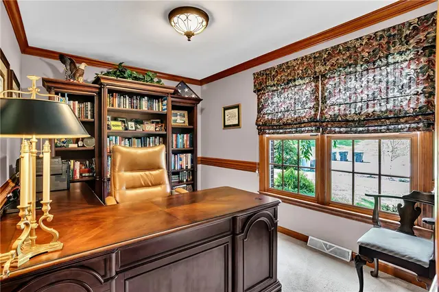 252 Elmhurst Cir gallery image 12
