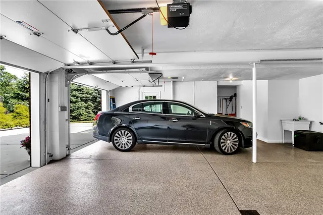 252 Elmhurst Cir gallery image 19