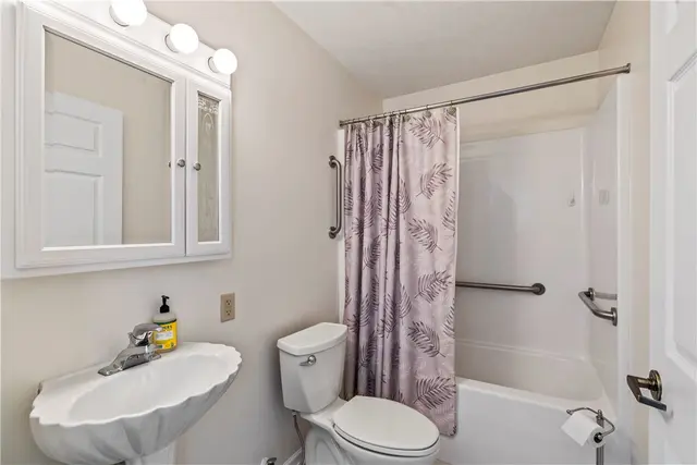 252 Huckleberry Ct gallery image 7