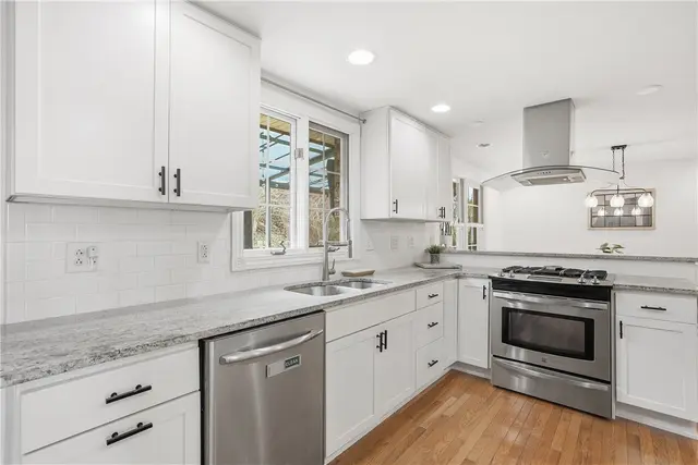 2521 Country Side Ln gallery image 13