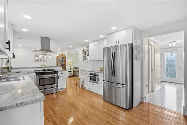 2521 Country Side Ln gallery image 14