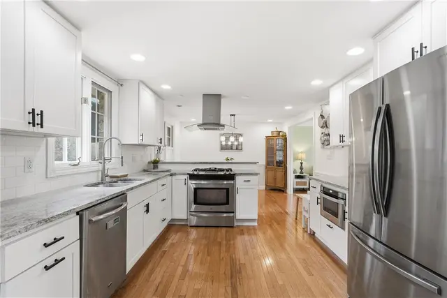 2521 Country Side Ln gallery image 15