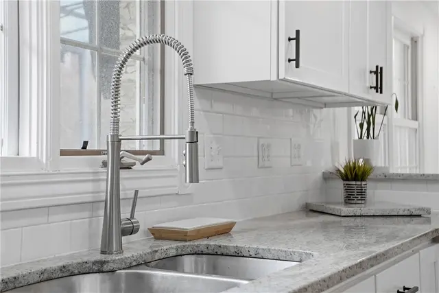 2521 Country Side Ln gallery image 16