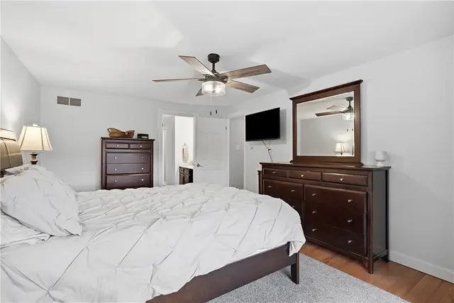 2521 Country Side Ln gallery image 22