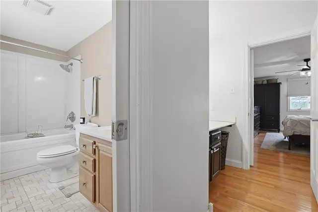 2521 Country Side Ln gallery image 24