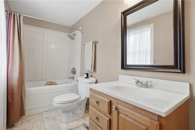 2521 Country Side Ln gallery image 25
