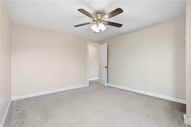 2521 Country Side Ln gallery image 31