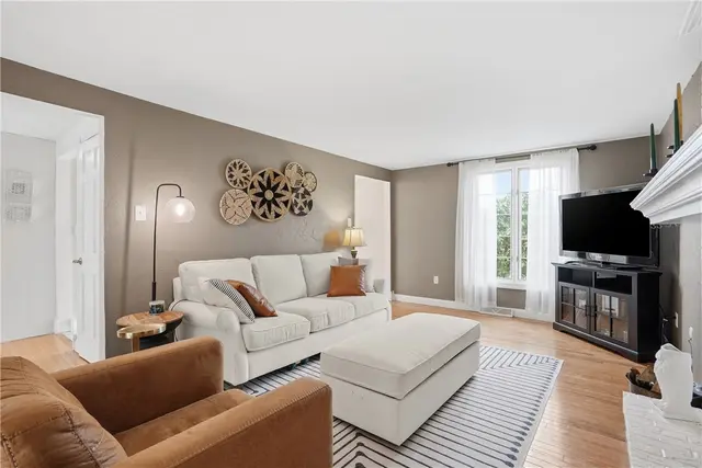 2521 Country Side Ln gallery image 42