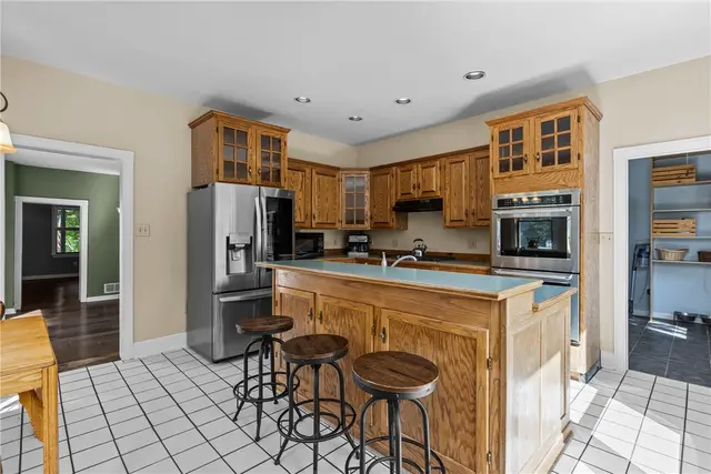 2524 W Hardies Rd gallery image 9