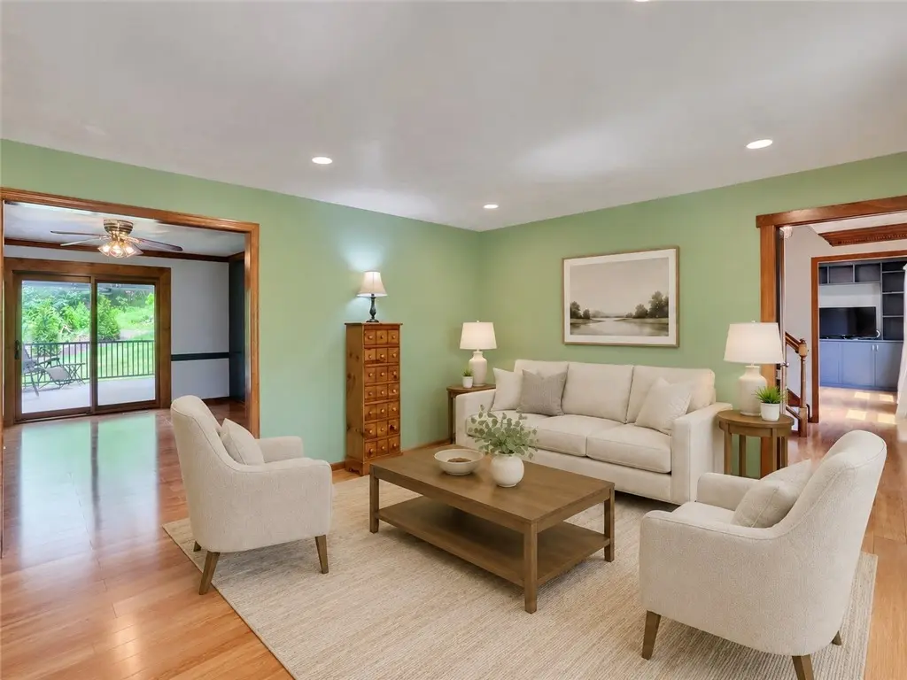 2525 Country Side Lane
