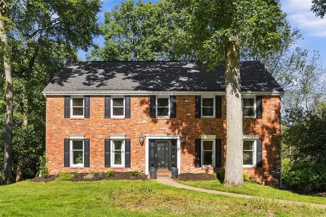 2525 Lindenwood Dr