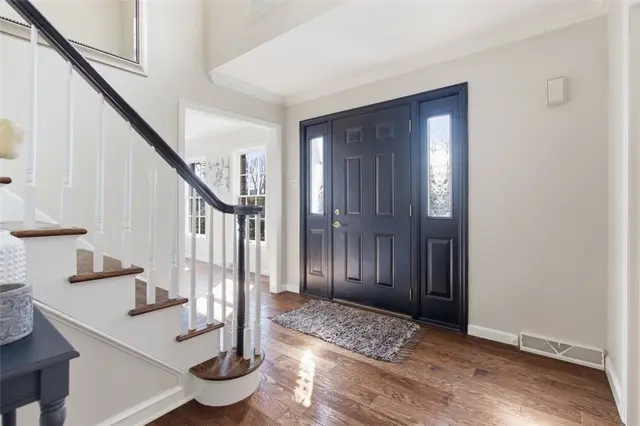 2529 Lindenwood Dr gallery image 8