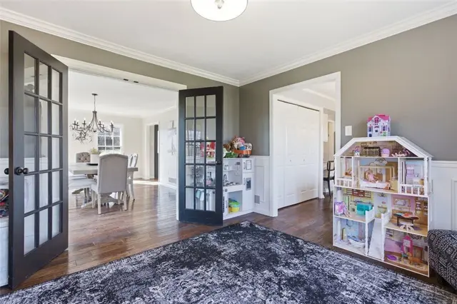 2529 Lindenwood Dr gallery image 18