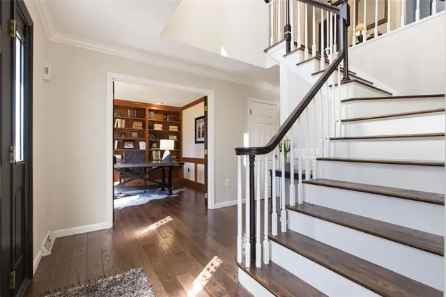 2529 Lindenwood Dr gallery image 23