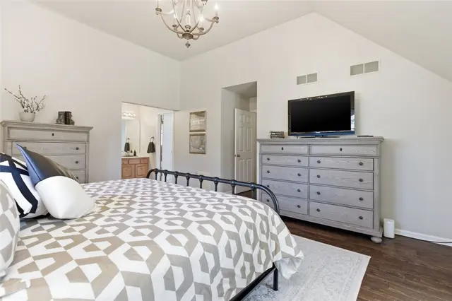 2529 Lindenwood Dr gallery image 30