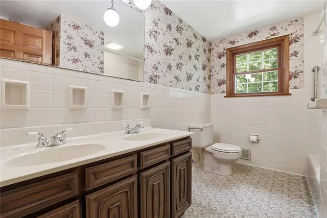 2529 Matterhorn Drive gallery image 8