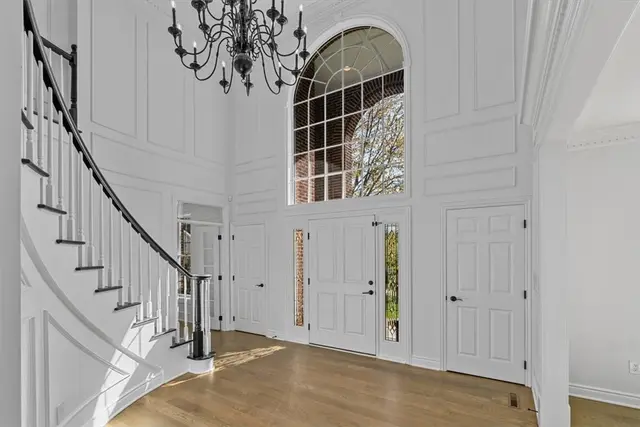 253 Whetherburn Dr gallery image 4