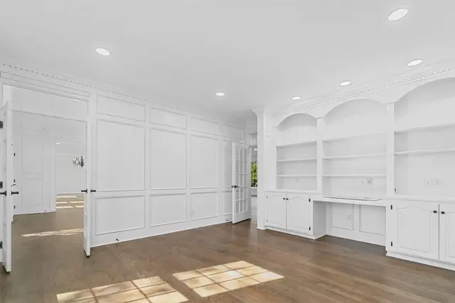 253 Whetherburn Dr gallery image 8