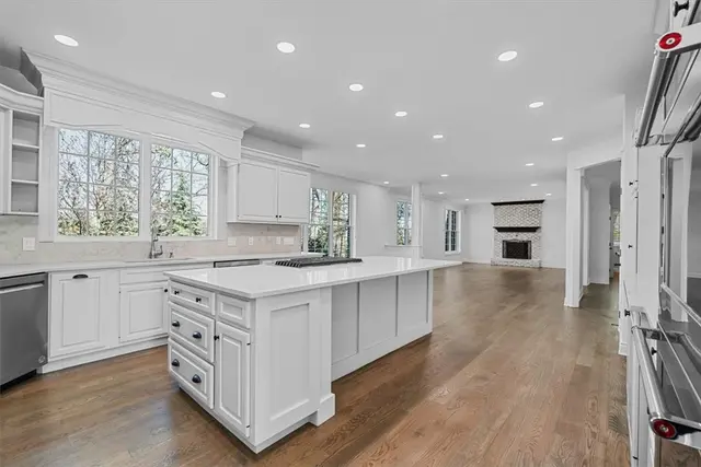 253 Whetherburn Dr gallery image 17