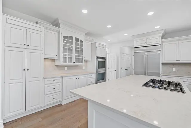 253 Whetherburn Dr gallery image 18