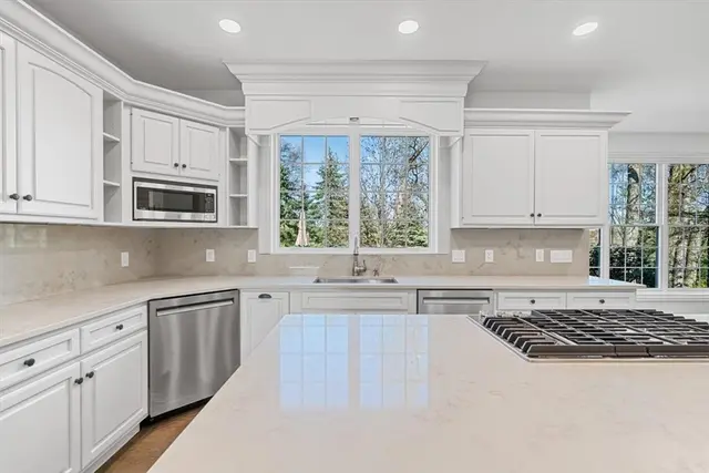 253 Whetherburn Dr gallery image 19