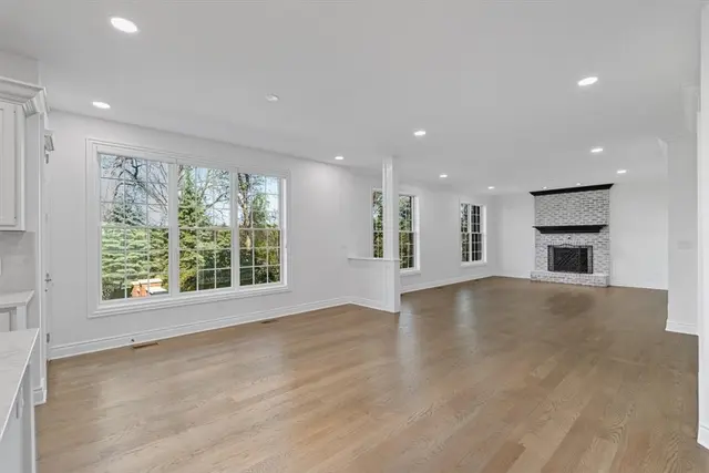 253 Whetherburn Dr gallery image 21