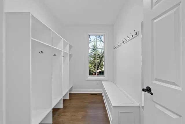 253 Whetherburn Dr gallery image 24