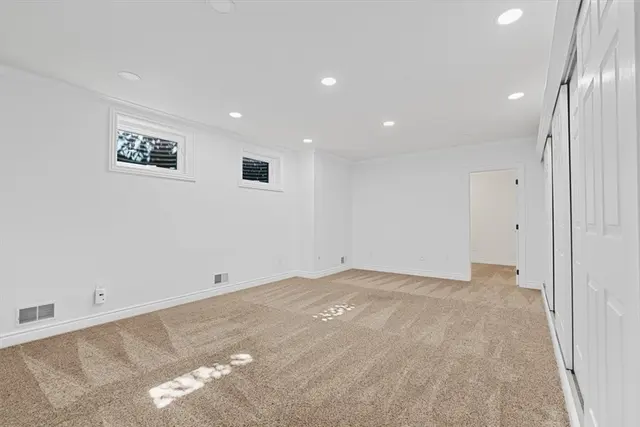 253 Whetherburn Dr gallery image 31