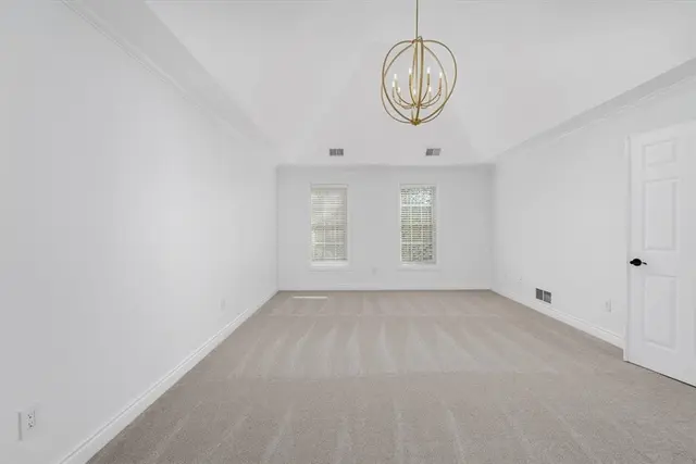 253 Whetherburn Dr gallery image 34