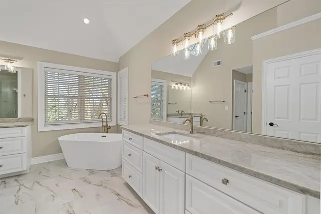 253 Whetherburn Dr gallery image 35