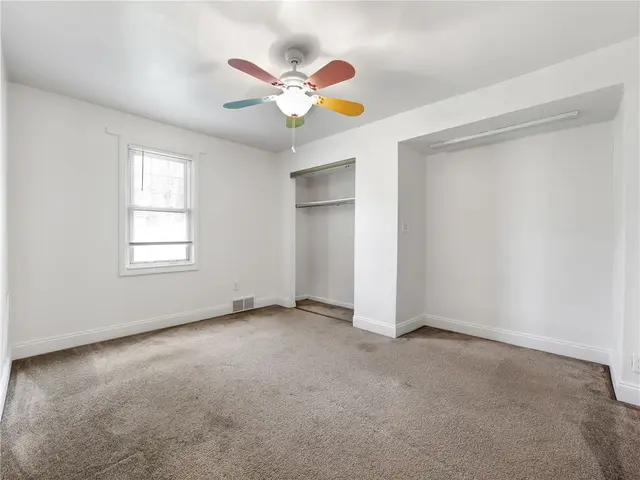 2530 W Hardies Rd gallery image 9