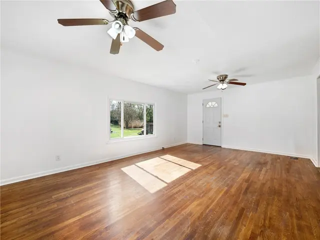 2530 W Hardies Rd gallery image 18