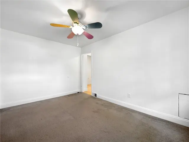 2530 W Hardies Rd gallery image 27