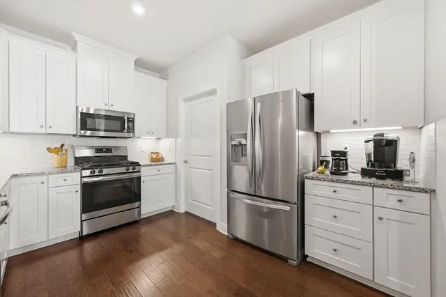 2533 Adele Court gallery image 7