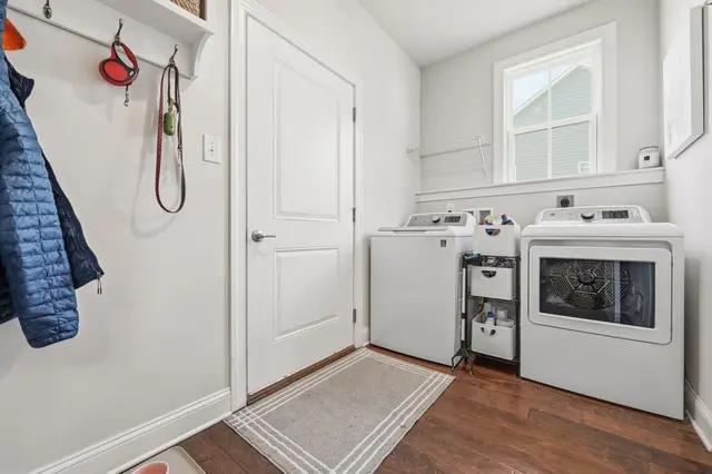 2533 Adele Court gallery image 9