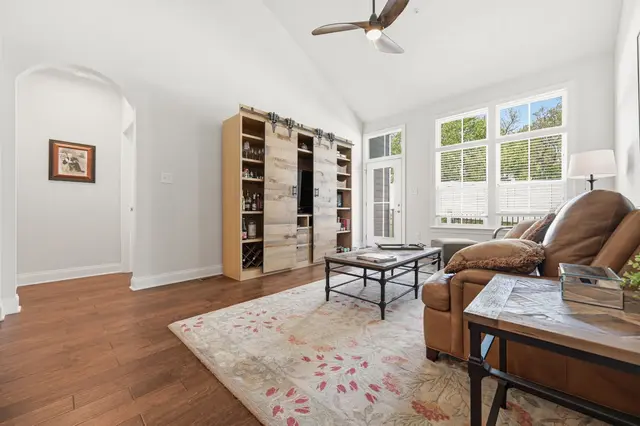 2533 Adele Court gallery image 11